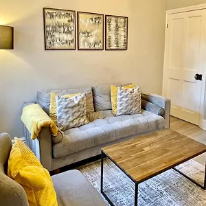 The Balmoral Close To The Racecourse York